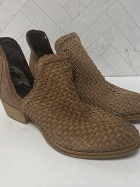 Very Volatile Brown Leather Ankle Booties Weave Chunky Heeled Womens Size 8